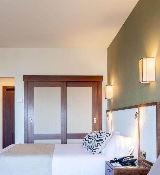 Puerto Antilla Grand Hotel