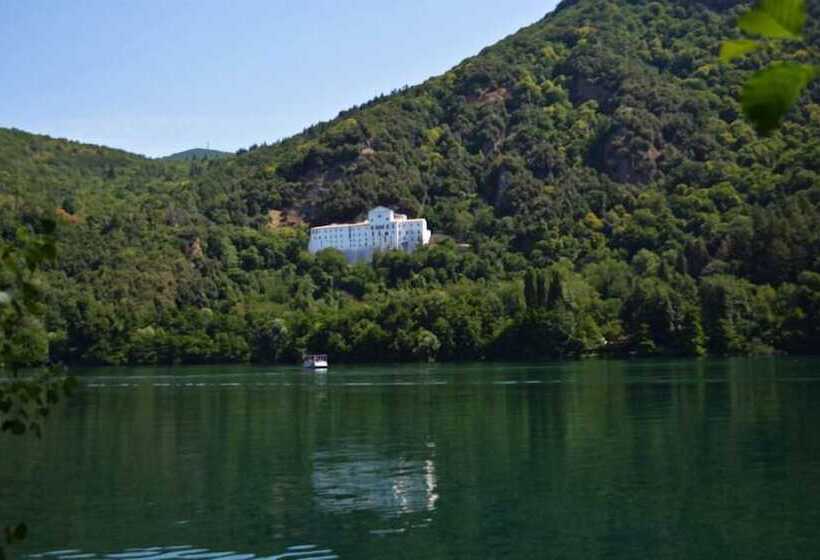 تختخواب و صبحانه La Bella Vista