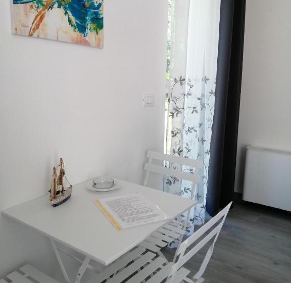 住宿加早餐  Laris