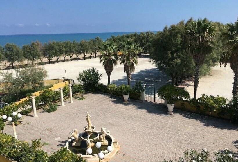 簡易ホテル Gardenia