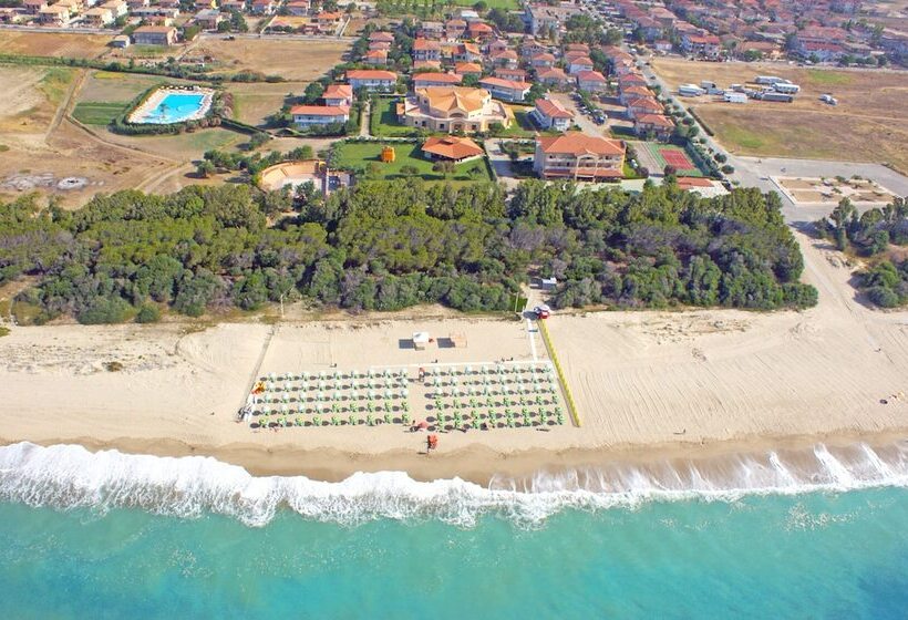 Хостел Madama Club Village