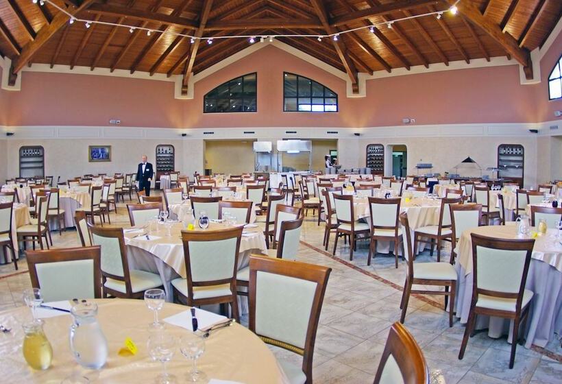 Хостел Madama Club Village