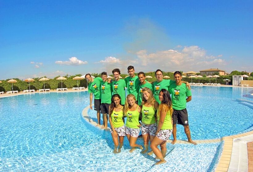 Хостел Madama Club Village