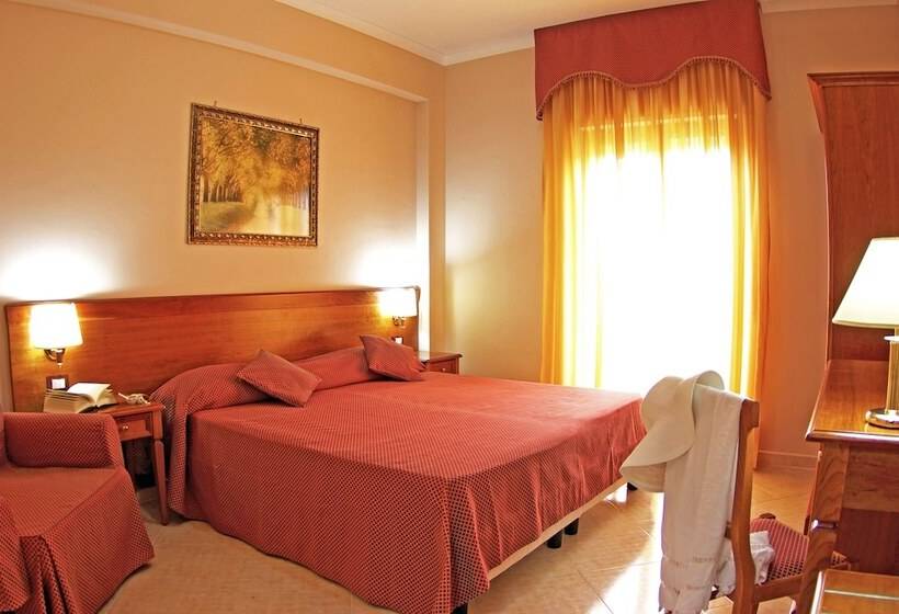 Хостел Madama Club Village