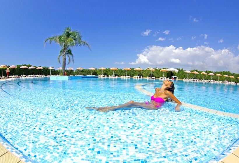 Хостел Madama Club Village