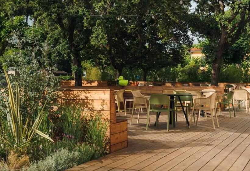 פונדק Re Versiliana