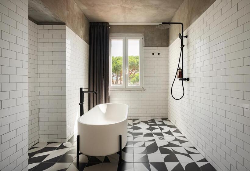 פונדק Re Versiliana