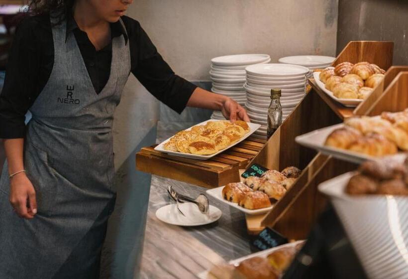 פונדק Re Versiliana