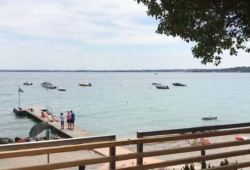 Отель Campeggio Delle Rose