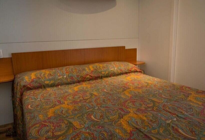 Отель Campeggio Delle Rose