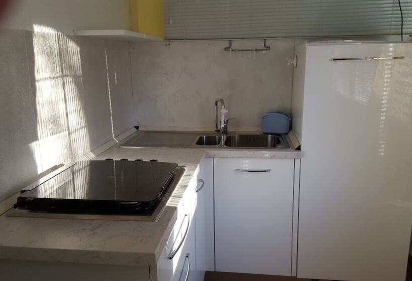 Отель Campeggio Delle Rose