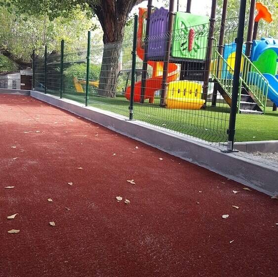 Отель Campeggio Delle Rose