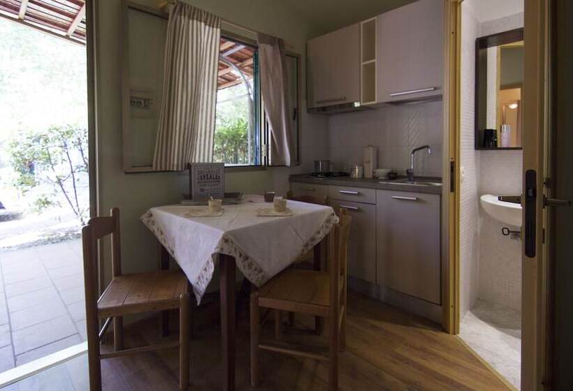 Отель Camping Campo Dei Fiori