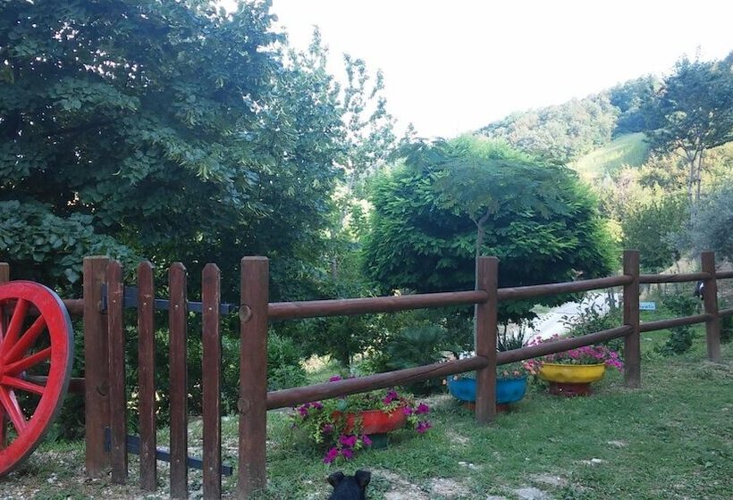 בית מלון כפרי Agriturismo La Vecchia Fontana