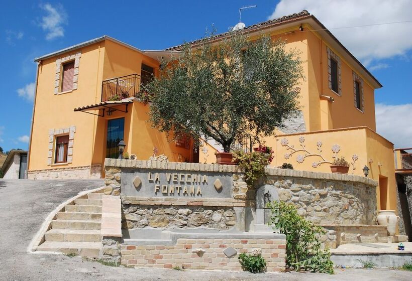 בית מלון כפרי Agriturismo La Vecchia Fontana