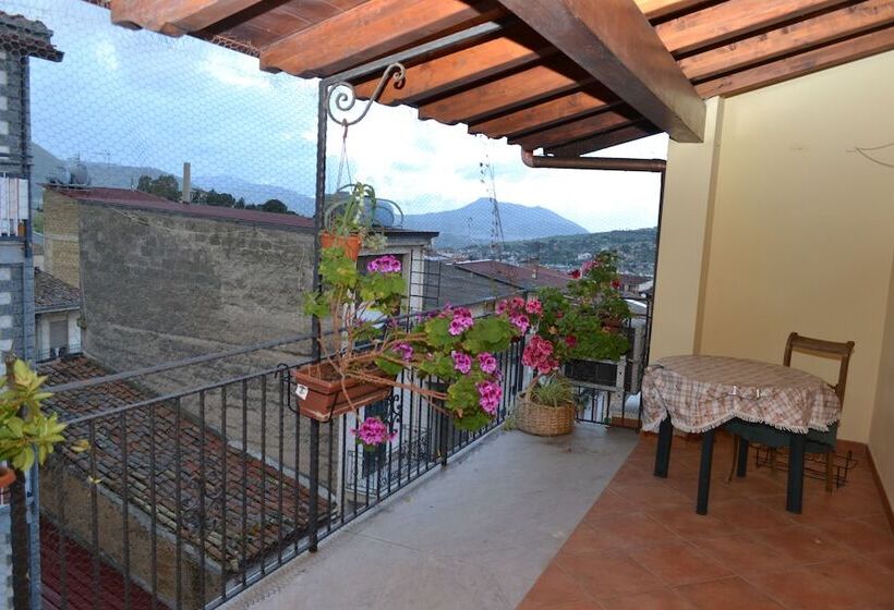 פנסיון Jolly House Bolognetta