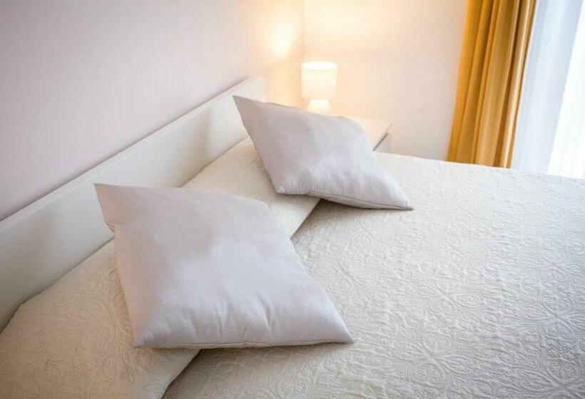 膳宿费 Rosella S Rooms