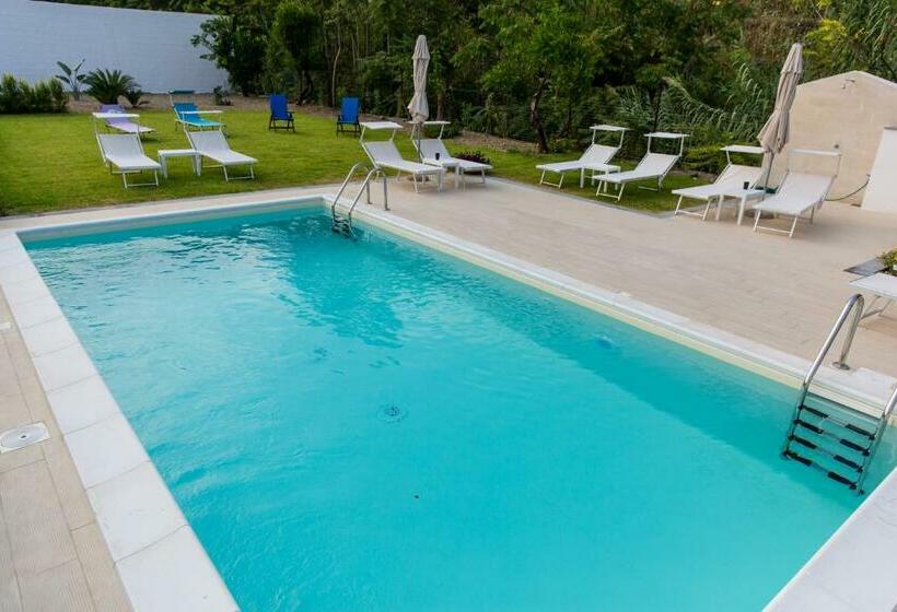 بنسيون Veda Elegant Rooms