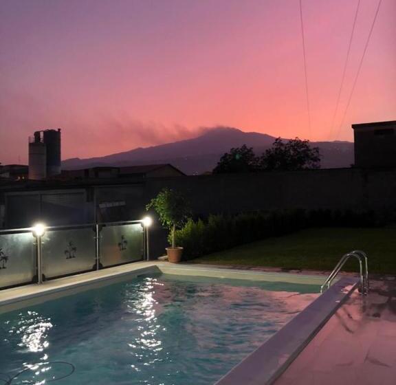 بنسيون Veda Elegant Rooms