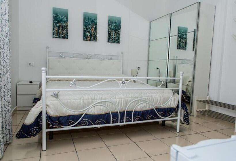 بنسيون Veda Elegant Rooms