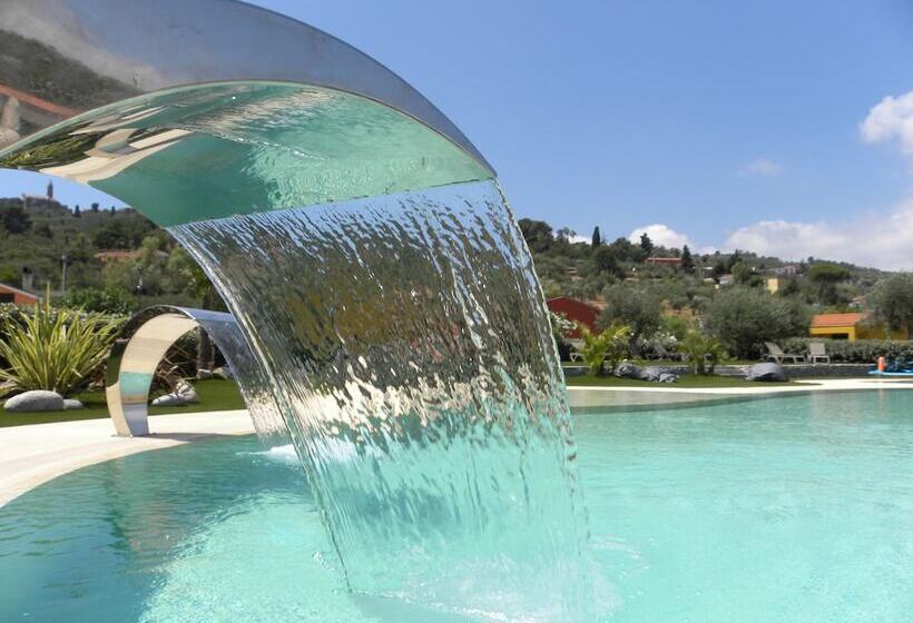 אתר נופש Rebi Village