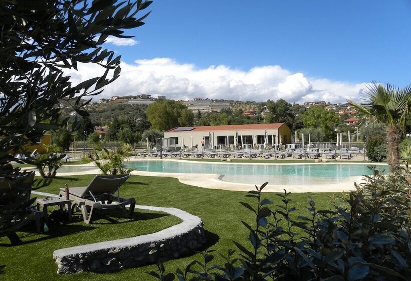 אתר נופש Rebi Village