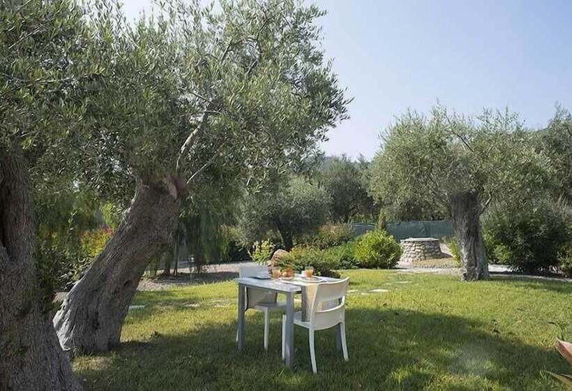 אתר נופש Rebi Village