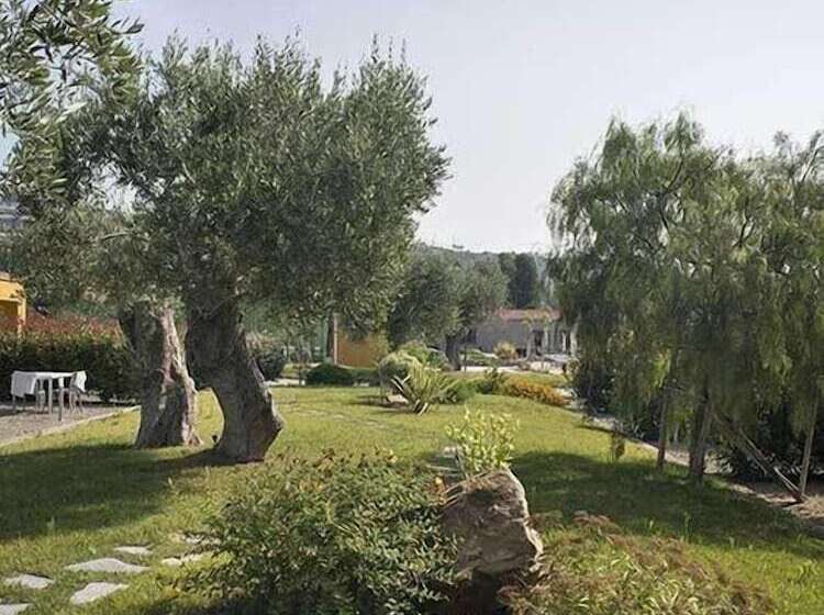 אתר נופש Rebi Village