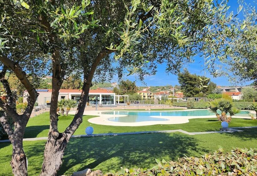 אתר נופש Rebi Village