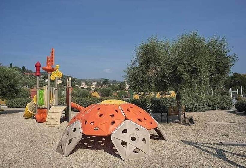 אתר נופש Rebi Village