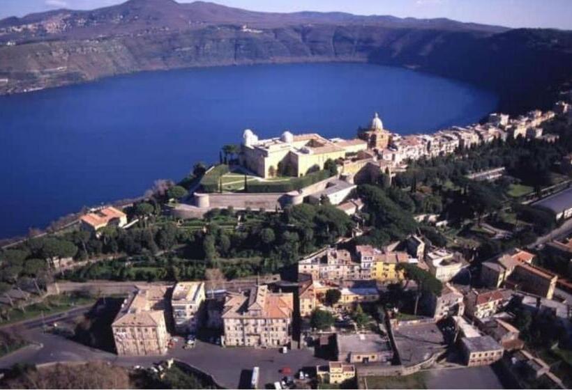 تختخواب و صبحانه Albano Station Rooms