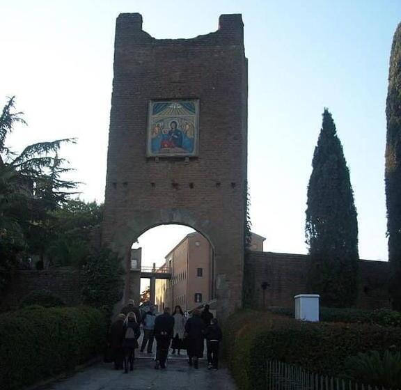 تختخواب و صبحانه Albano Station Rooms