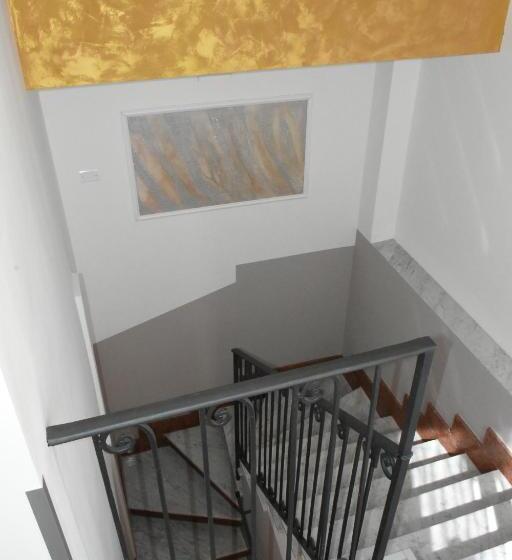 تختخواب و صبحانه Albano Station Rooms