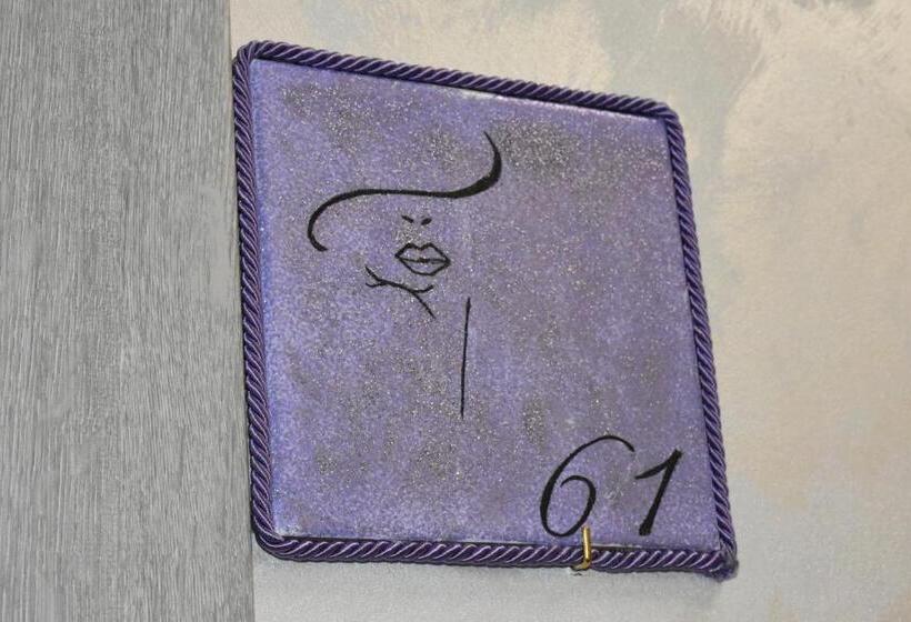 تختخواب و صبحانه Albano Station Rooms