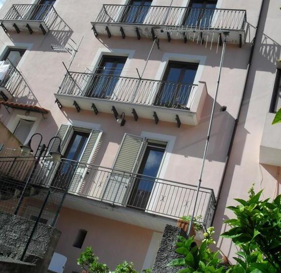 Отель B&b Montemare