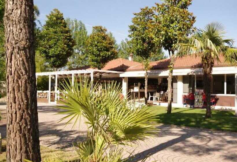 فندق Camping Village I Tre Moschettieri