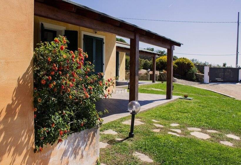 فندق ريفى Cala Scoglietti