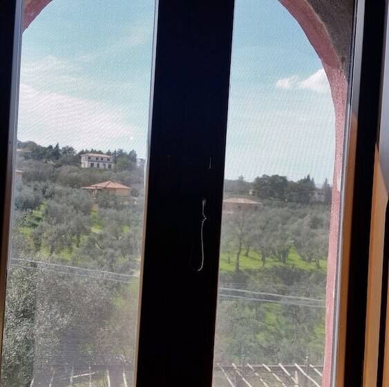 فندق ريفى La Torre Rossa