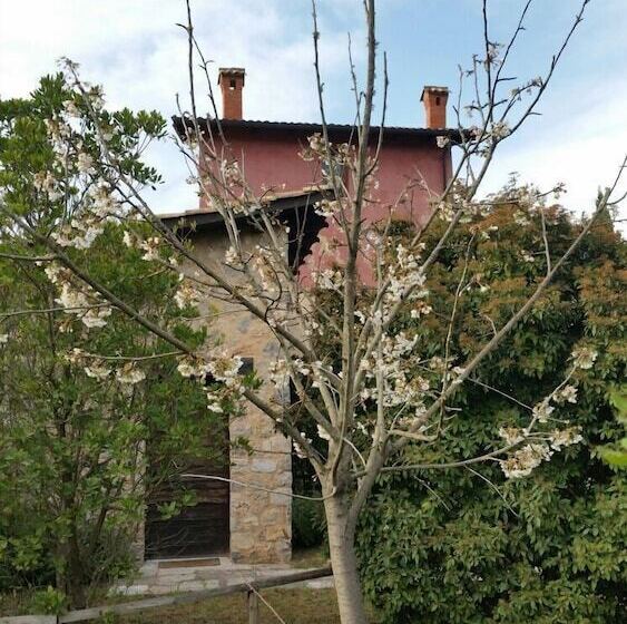 فندق ريفى La Torre Rossa