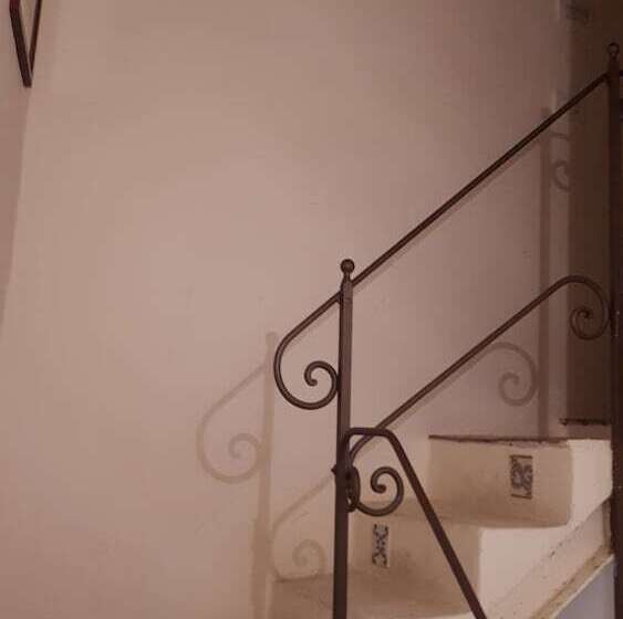 فندق ريفى La Torre Rossa