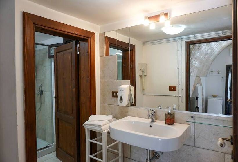 بنسيون Dal Canonico