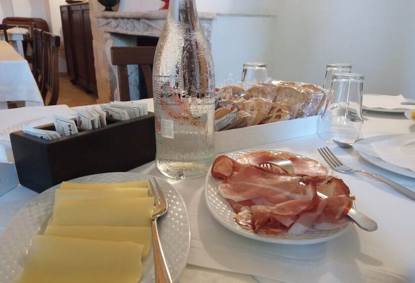 بنسيون Dal Canonico