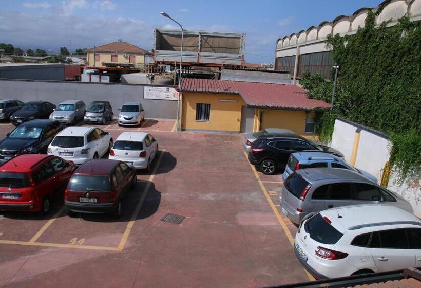 بنسيون Etna Parking