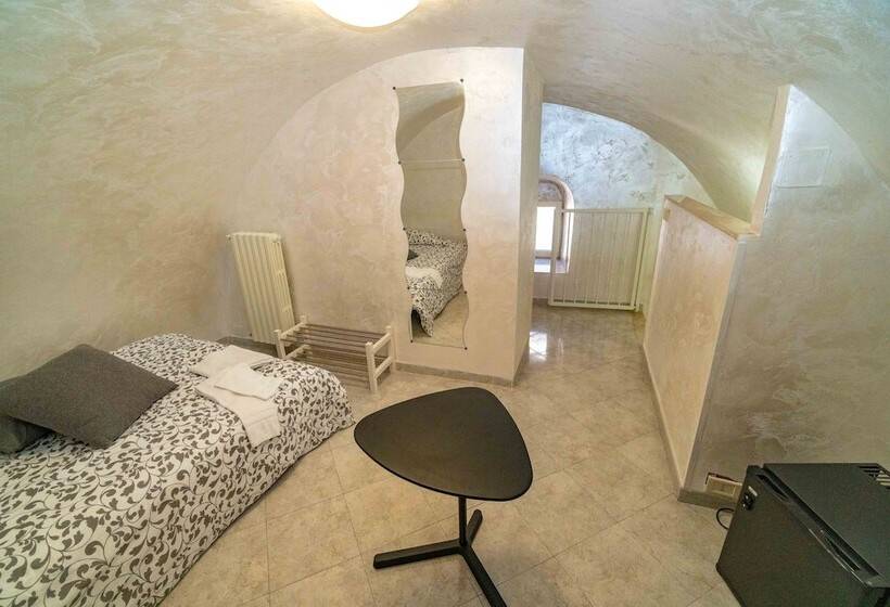 Пансион Sopramonte House