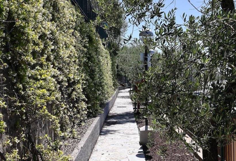 منتجع Parco Vacanze Lo Scoglio