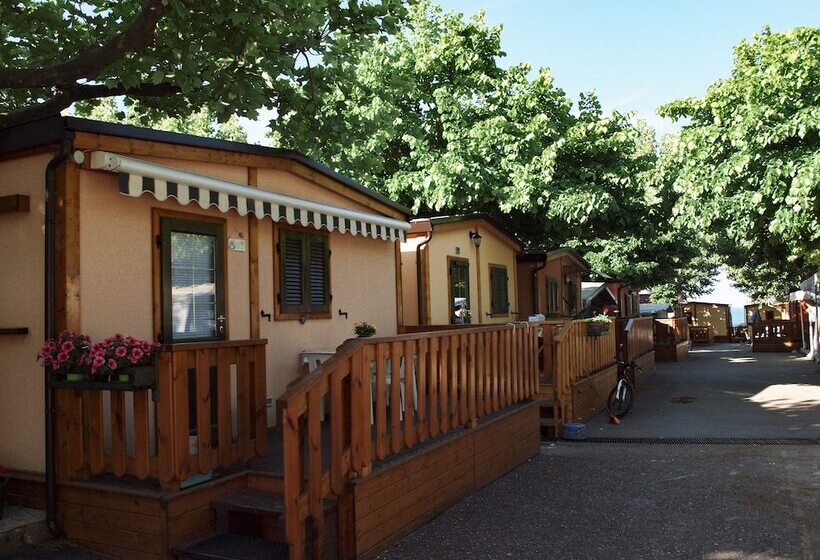 منتجع Parco Vacanze Lo Scoglio