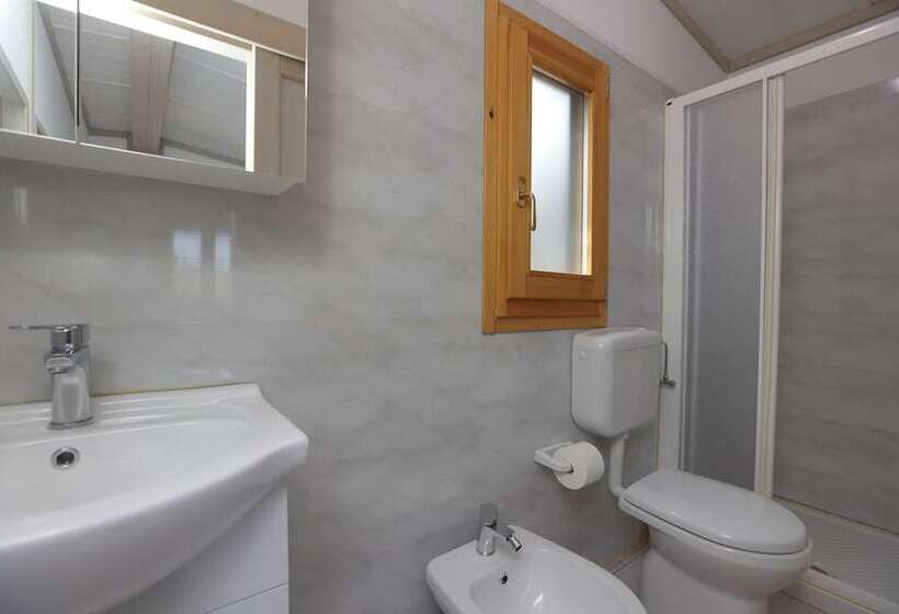 منتجع Parco Vacanze Lo Scoglio