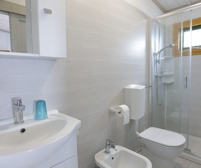 منتجع Parco Vacanze Lo Scoglio