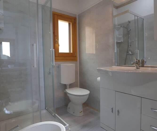 منتجع Parco Vacanze Lo Scoglio