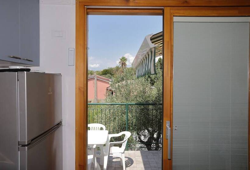 منتجع Parco Vacanze Lo Scoglio